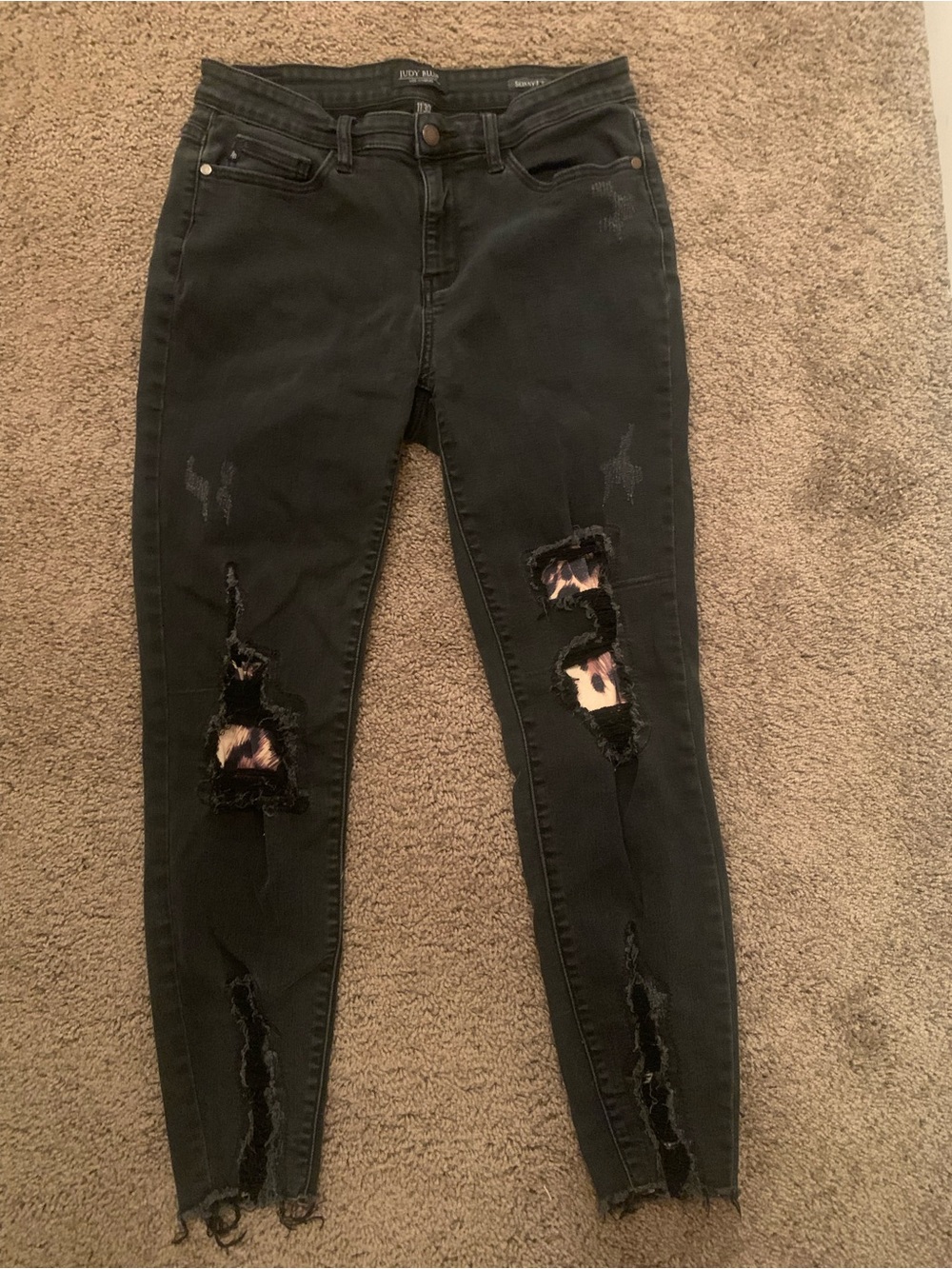 Judy Blue Jeans Size  11/30  Black Denim Skinny Fit Distressed Leopard Raw Hem